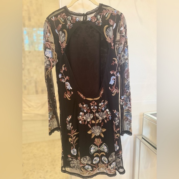 Free People Size-8 Black Minidress in black mesh w embroidery & sexy open back - Picture 2 of 9